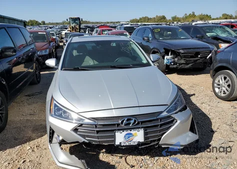 2019 Hyundai Elantra Limited z USA, uszkodzony, nr VIN 5NPD84LF7KH440935
